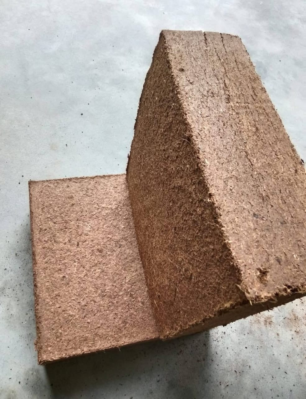 Coco Peat Block 5kg Medium EC Sewed & Washed